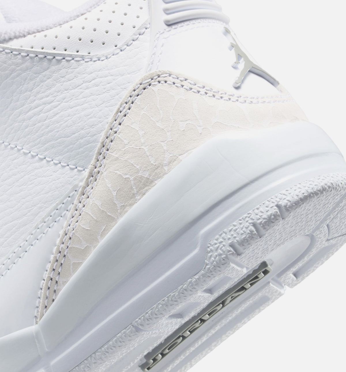 Air Jordan 3 Retro White & Silver – Preschool Lifestyle Shoe | White/Metallic Silver