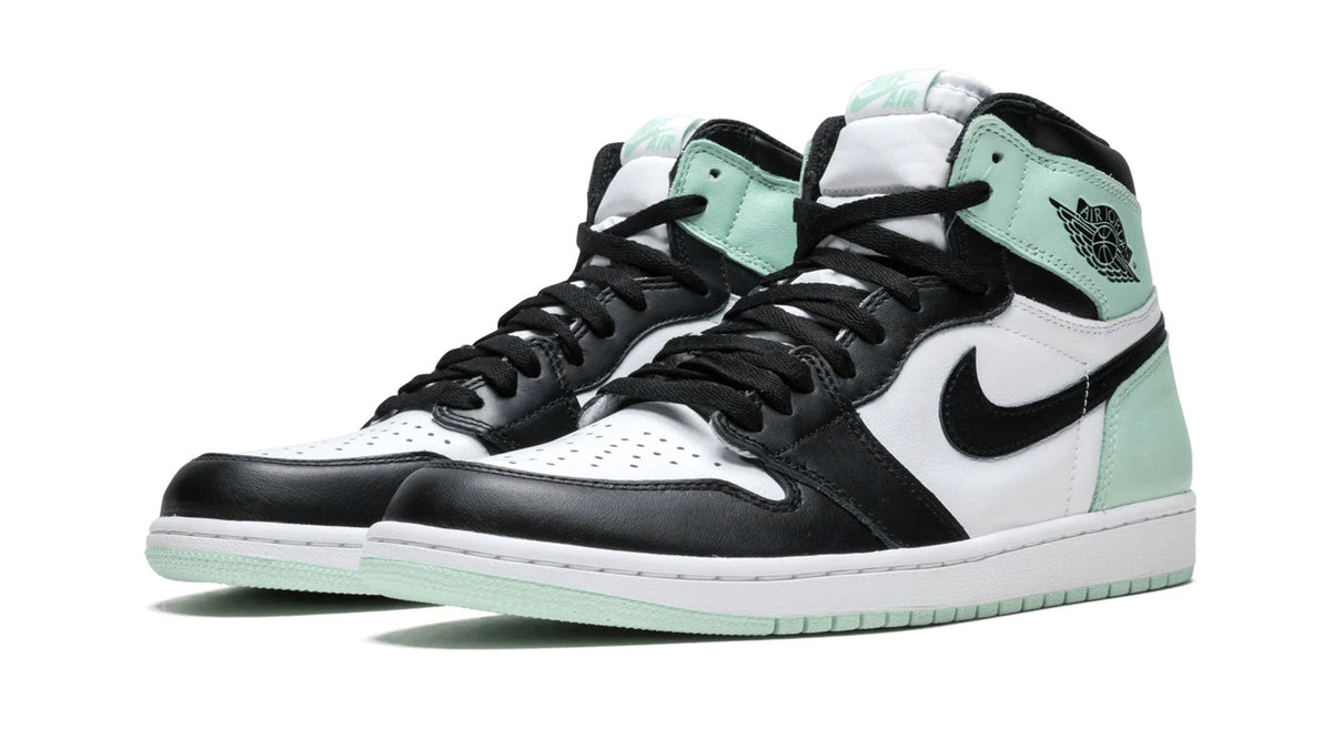 AIR JORDAN 1 RETRO HIGH OG NRG "Igloo"