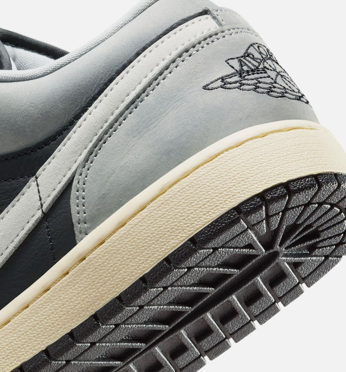 Air Jordan 1 Low SE Mens Lifestyle Shoe - Light Smoke Grey/White/Off Noir