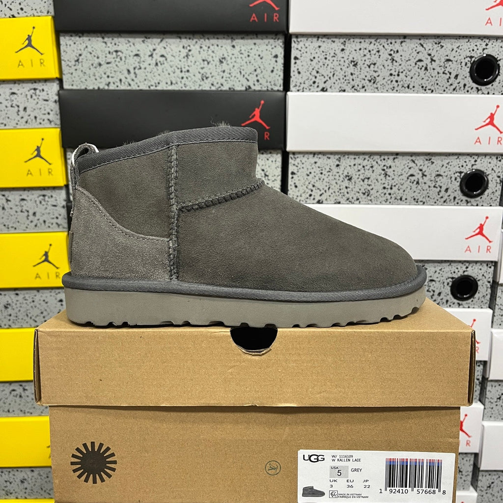 UGG Classic Ultra Mini Boot – Suede Ankle Boot with Shearling Lining, Herringbone Collar & Tonal Lug Sole in Grey