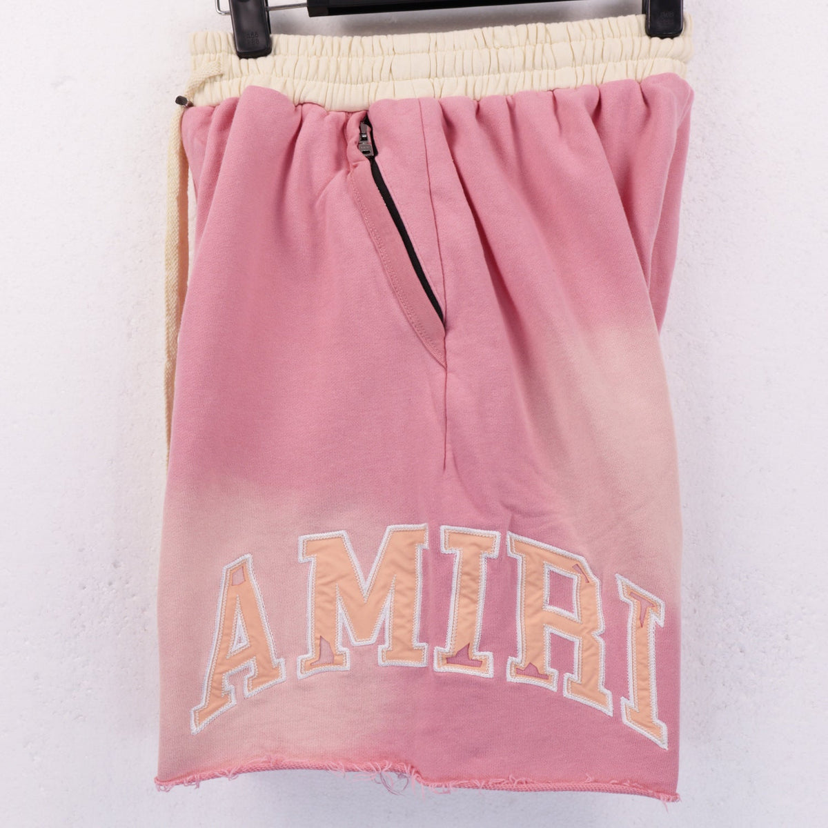 Amiri Gradient Letter Patch Relaxed-Fit Shorts Unisex