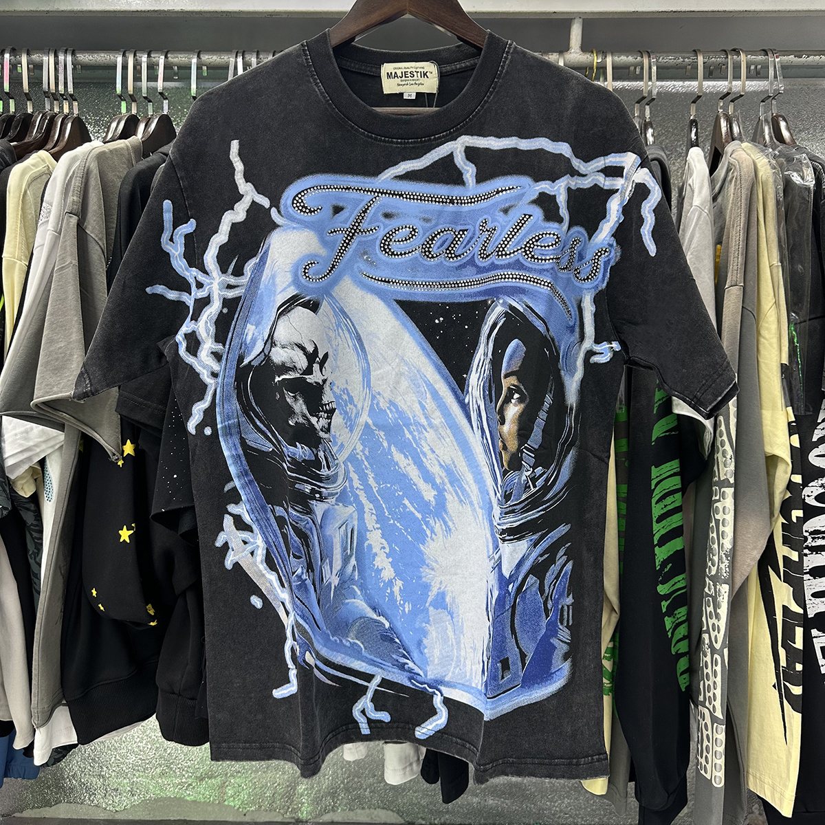 MAJESTIK Astronaut Skull Graphic T-Shirt