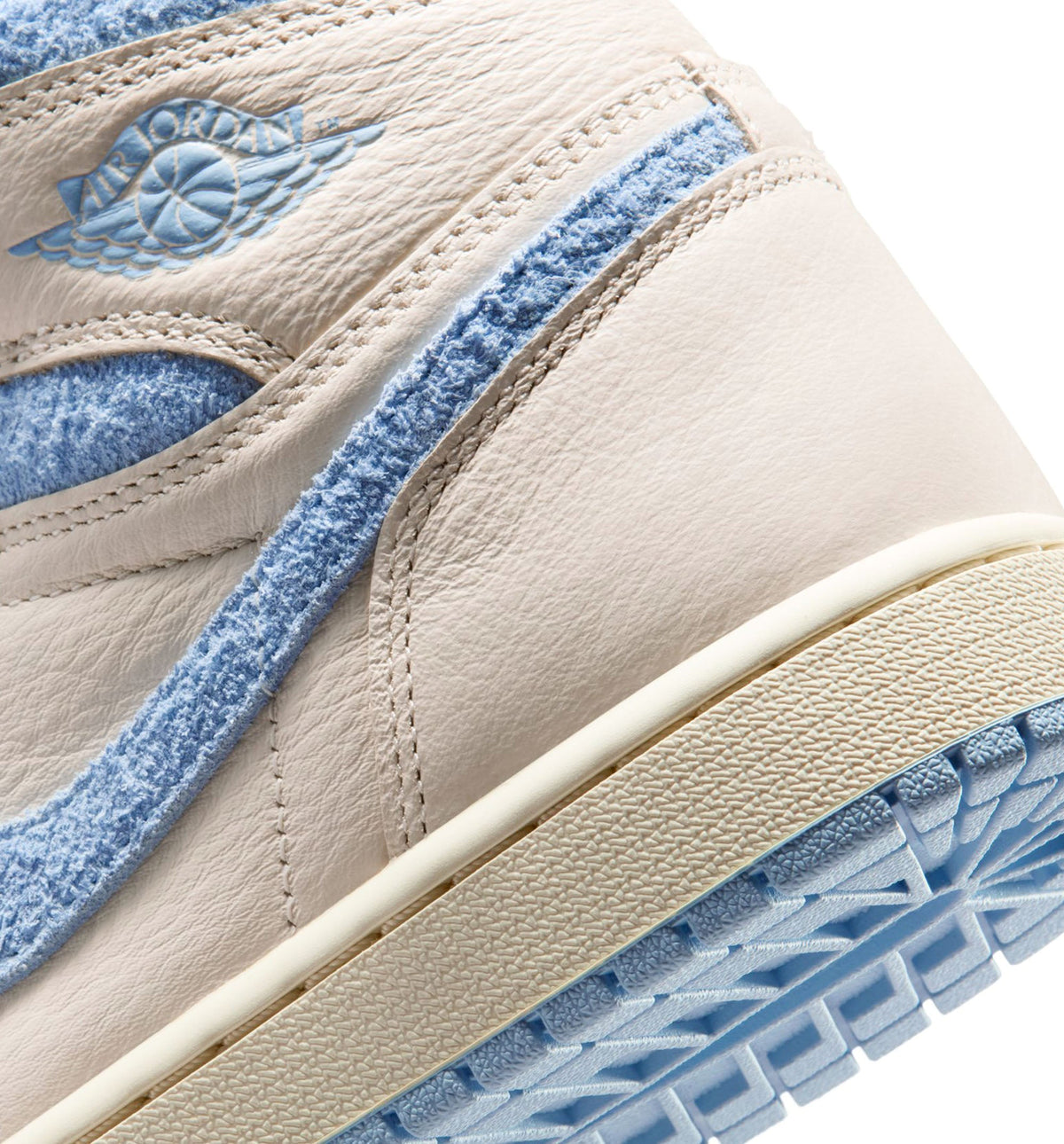 Air Jordan 1 Retro High OG Psychic Blue – Women's Lifestyle Shoe in Pale Ivory/Psychic Blue/Coconut Milk