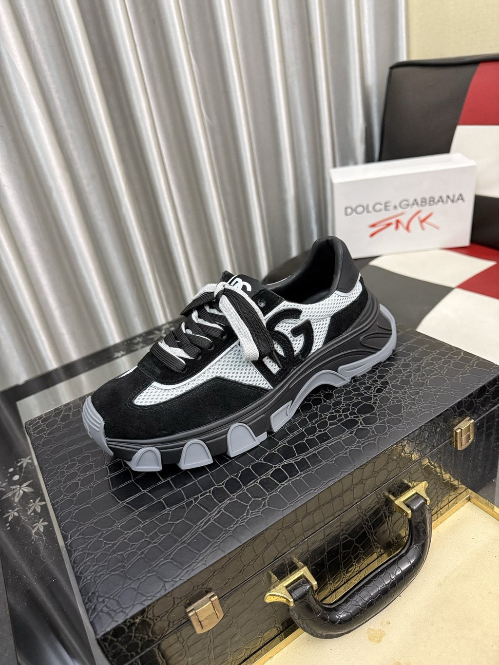 Dolce & Gabbana Black & White Low-Top Sneakers