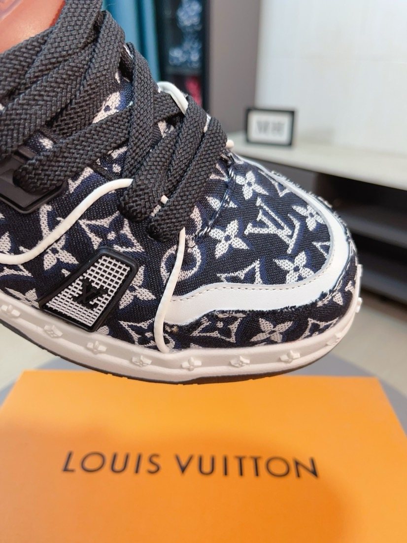 Louis Vuitton Patterned Low-Top Sneakers
