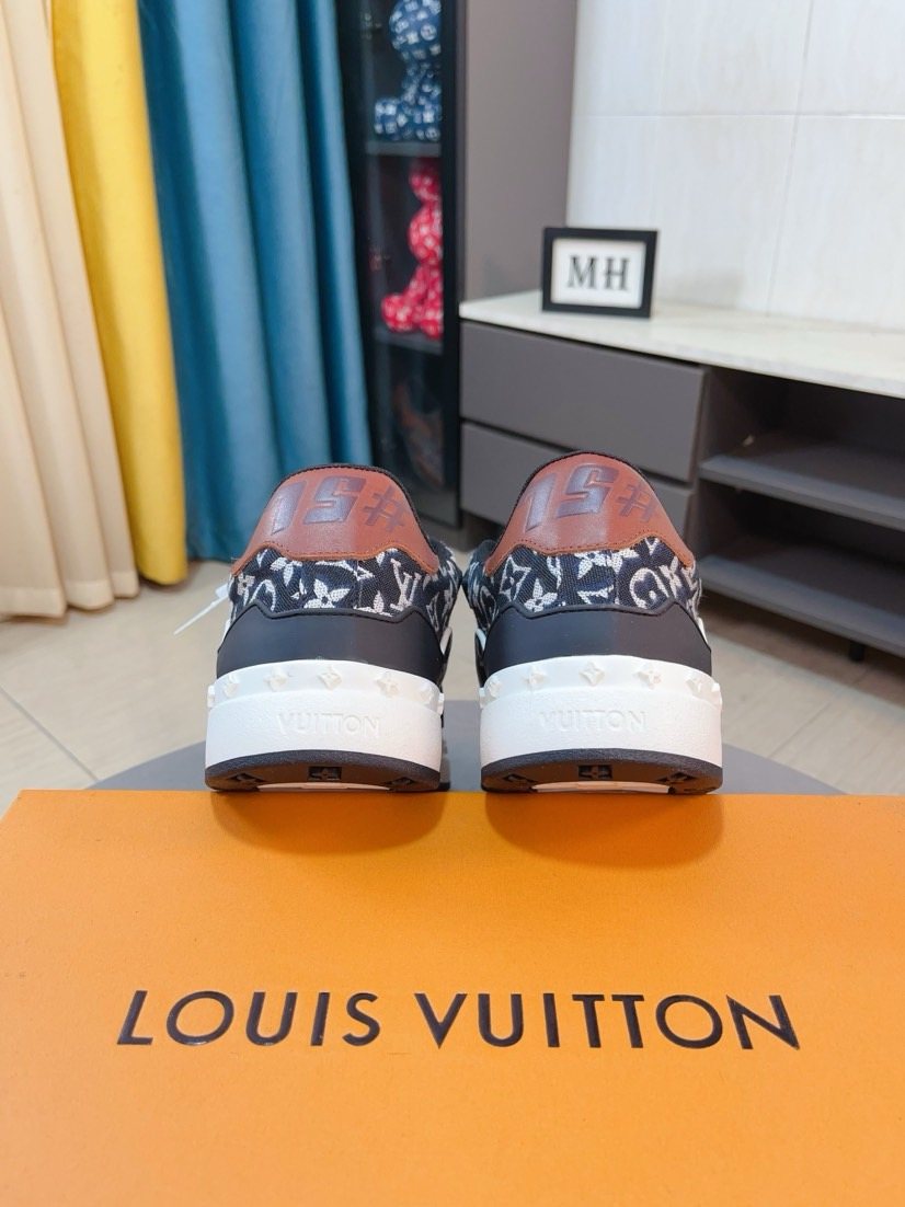 Louis Vuitton Patterned Low-Top Sneakers