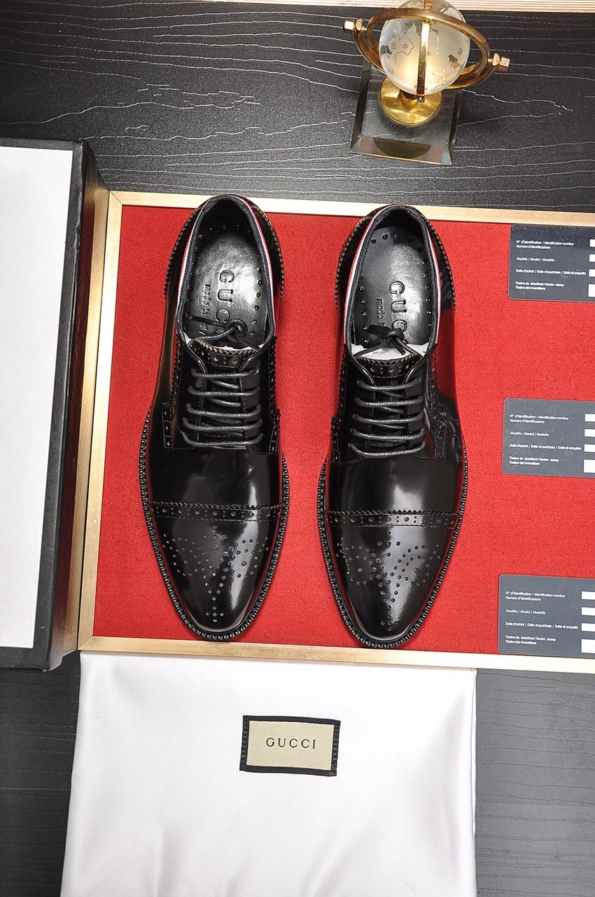 Gucci Men's Black Burgundy Trim Lace-Up Dress Shoes