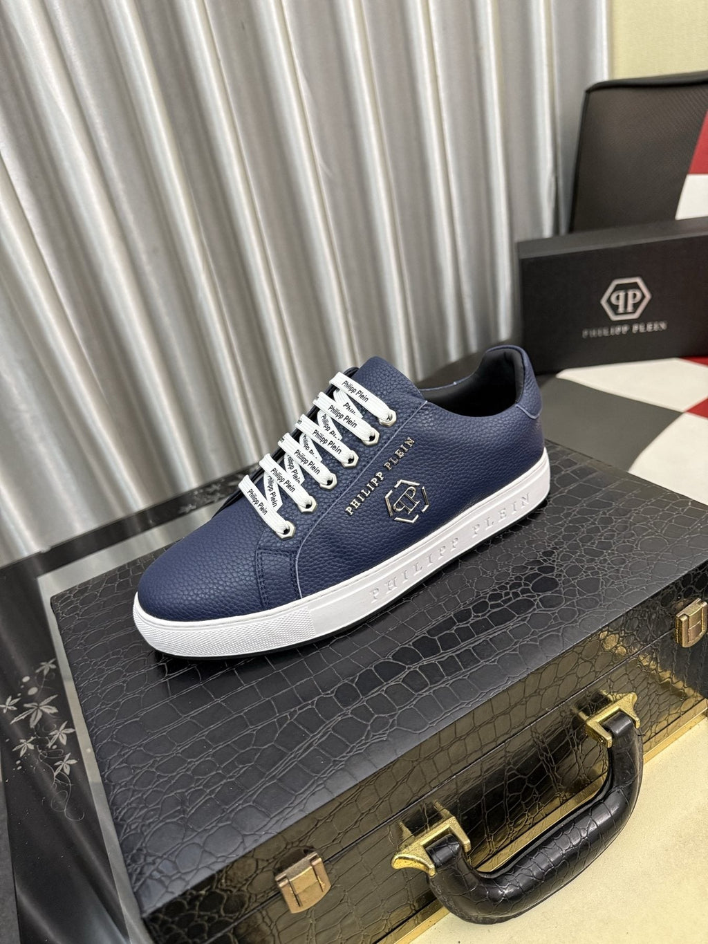 Philipp Plein Lace-Up Low-Top Sneakers