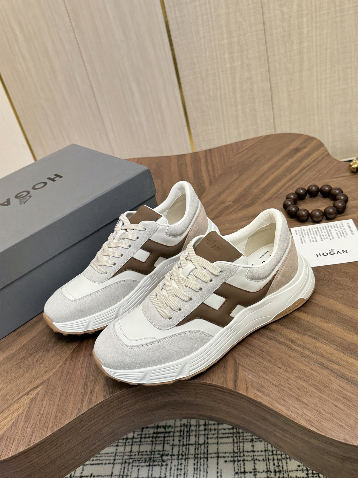 Hogan Low-Top Sneakers